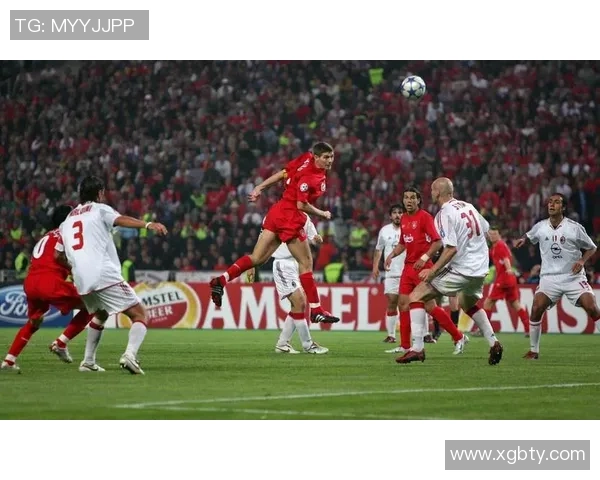 回顾上届足球明星阵容精彩瞬间与经典瞬间的完美呈现